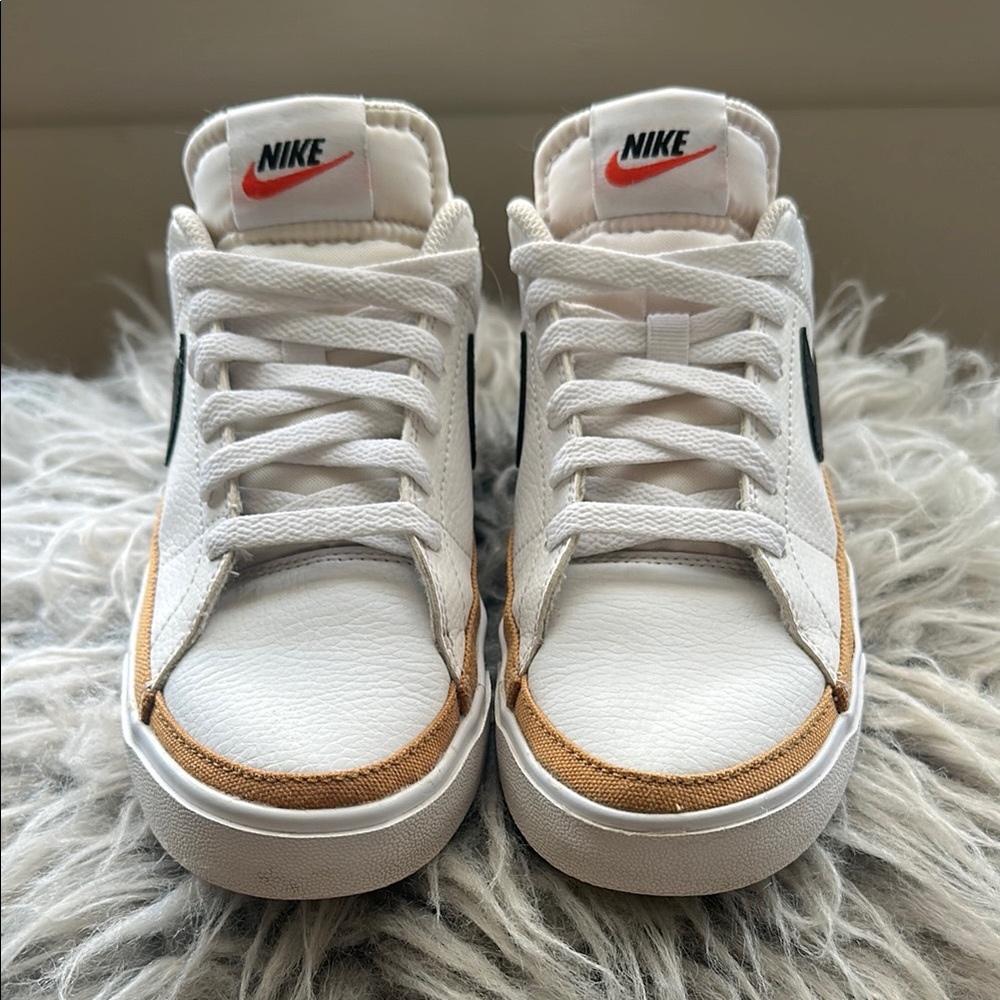 Nike Women's Court Legacy Shoes Size 7